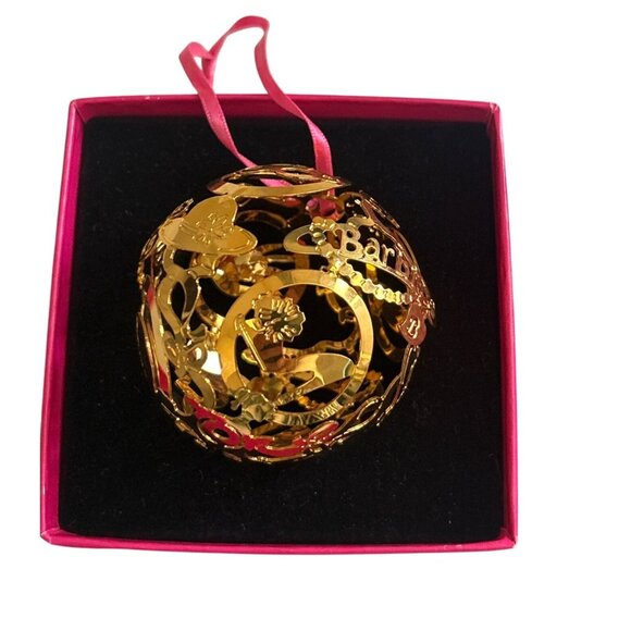 Vtg Barbie F.A.O. Schwarz Gold Finish Christmas Ornament 2" Diameter Made In USA - Picture 2 of 7